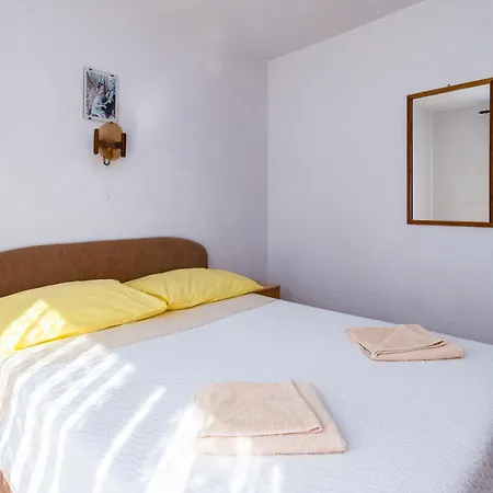 Apartments With Parking Space Novi Vinodolski - 2417 Novi Vinodolski