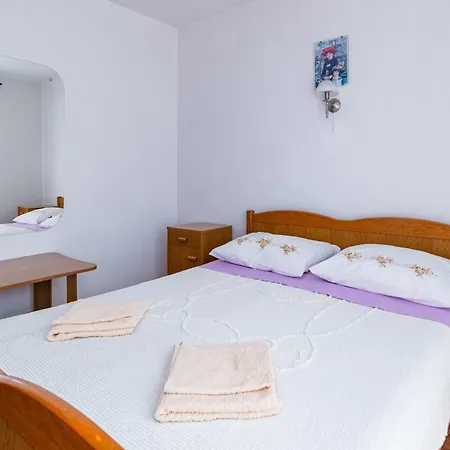 Lägenhet Apartments With Parking Space Novi Vinodolski - 2417