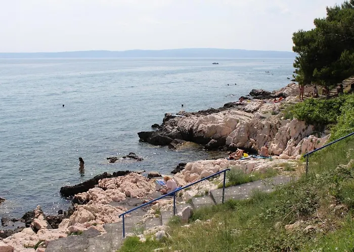 Apartments With Parking Space Novi Vinodolski - 2417 Lägenhet