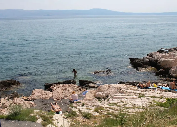 Apartments With Parking Space Novi Vinodolski - 2417 Lägenhet *